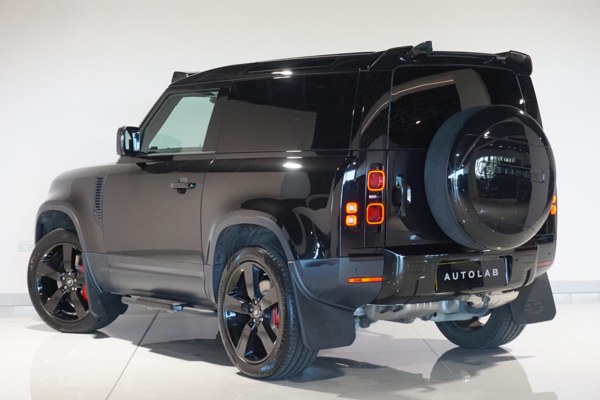 Land Rover Defender 90 3.0 D250 MHEV SE Hard Top SUV 3dr Diesel Auto 4WD SWB Euro 6 (s/s) (250 ps)